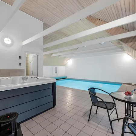 Tatil Evi Lovely Pool House With Jumping Cushion And Activity